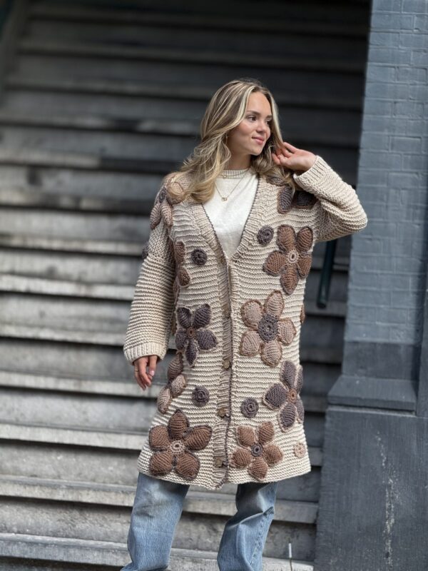 img_8666 Cardigan Bloemen van Handgemaakte 100% Wol - Crème Bruin