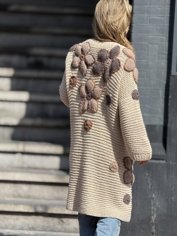 img_8668 Cardigan Bloemen van Handgemaakte 100% Wol - Crème Bruin