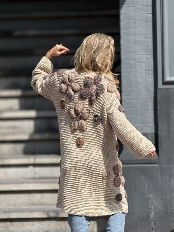 img_8670 Cardigan Bloemen van Handgemaakte 100% Wol - Crème Bruin
