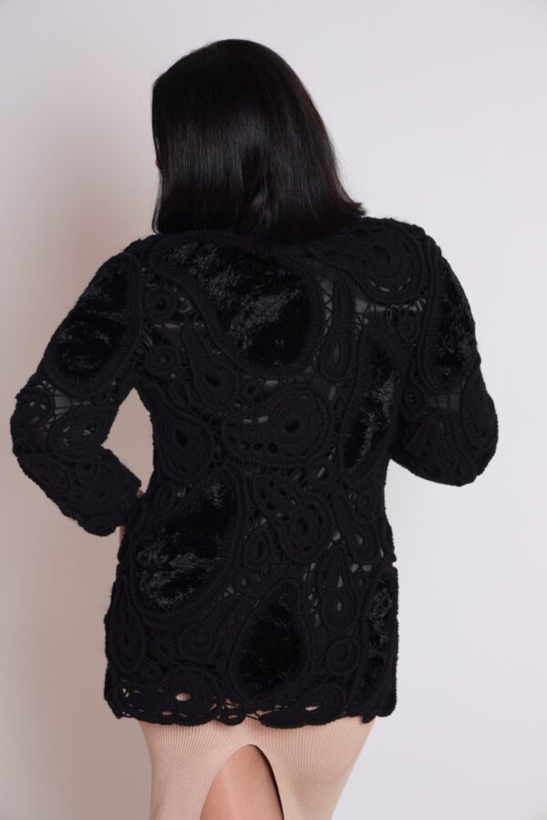 img_8689 Uniek Handgemaakt Jas Zwart Kledingstuk met Iers Kant – Gehaakt & Ambachtelijk | Made in Armenia