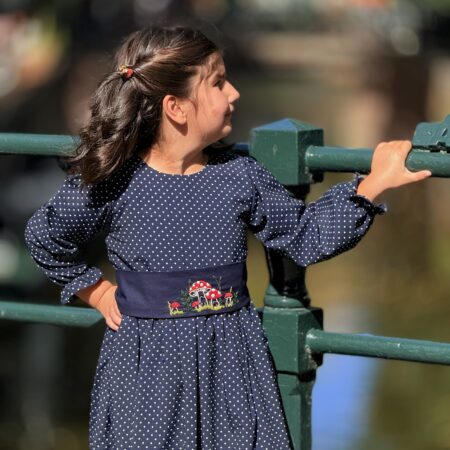 Meisje Jurk Paddenstoelen Handmade Borduurwerk 5-6 jaar