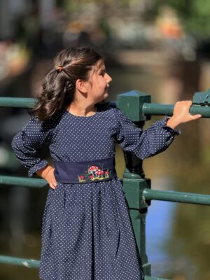 Meisje Jurk Paddenstoelen Handmade Borduurwerk 5-6 jaar