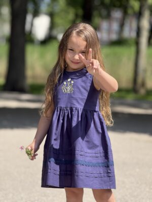 Kinderjurk met lieveheersbeestje Hand geschilderd 
Katoen  (4-5 jaar)