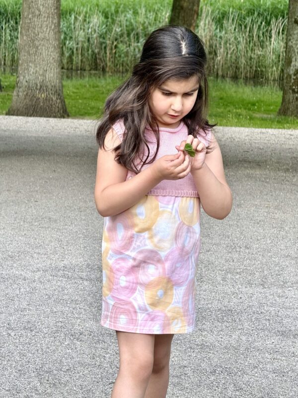 img_6773 Kinderjurk met Katoen gebreid met linnen stof kwaliteit (3-4jaar)