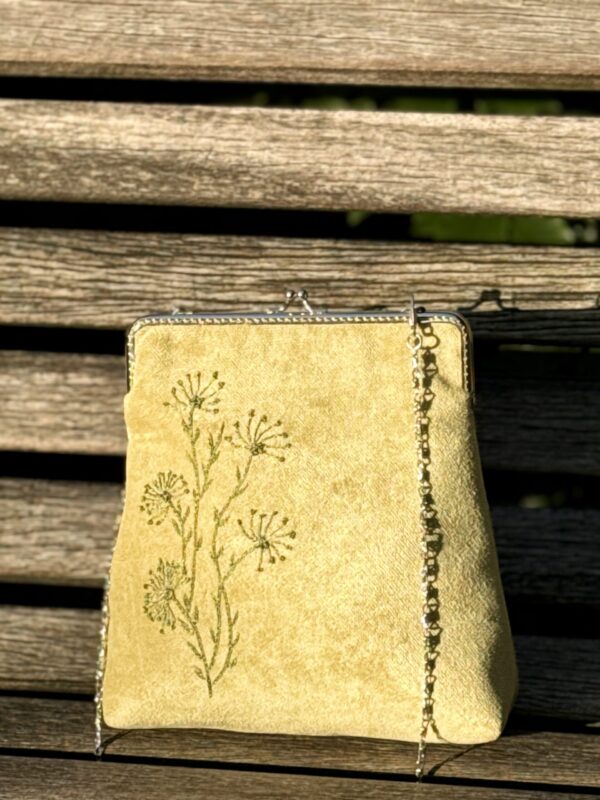 Unieke Tas met bloemen  Borduurwerk Duurzame Stoof Handmade 
Antieke Sluiting Vintage Stijl kopie