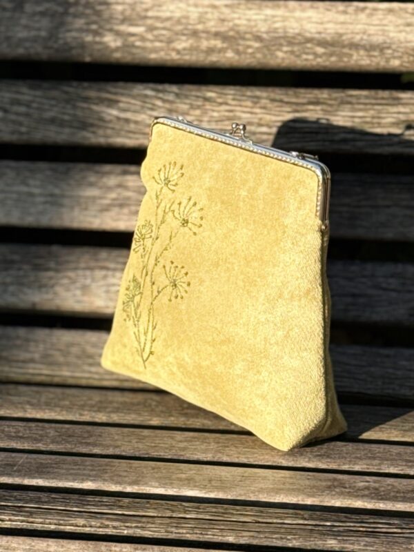 Unieke Tas met bloemen  Borduurwerk Duurzame Stoof Handmade 
Antieke Sluiting Vintage Stijl kopie