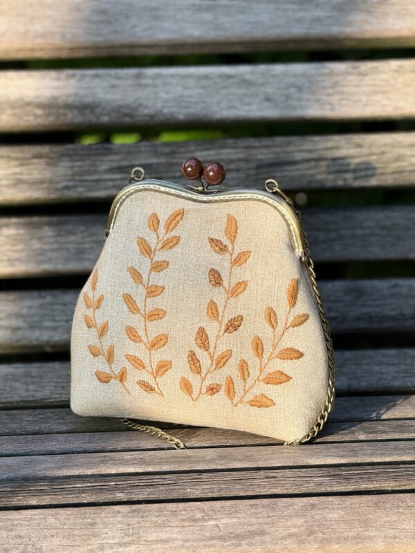 Unieke Tas met Bladeren Borduurwerk Duurzame Stoof Handmade 
Antieke Sluiting Vintage Stijl