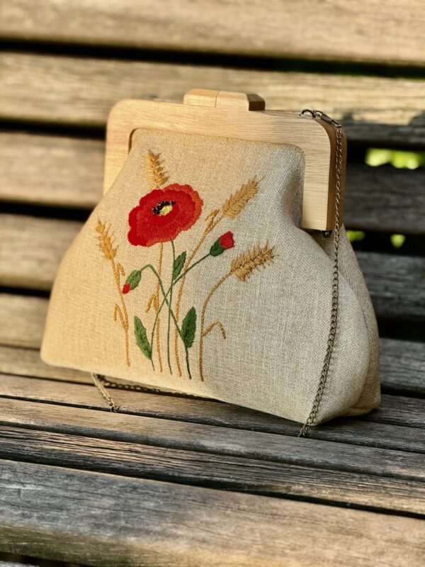 Unieke Tas met bloemen  Borduurwerk Duurzame Stoof Handmade 
Houten Sluiting