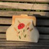 Unieke Tas met bloemen  Borduurwerk Duurzame Stoof Handmade 
Houten Sluiting