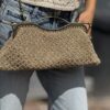 Vintage stijl    Unieke  Clutch met Antieke kleur metaal sluiting   Handmade Macramé