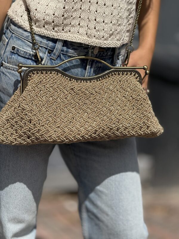 Vintage stijl    Unieke  Clutch met Antieke kleur metaal sluiting   Handmade Macramé