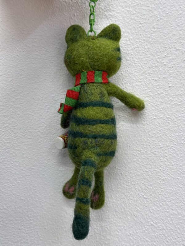 Kat   Vilt met Popcorn 
Handgemaakt van Merino wol