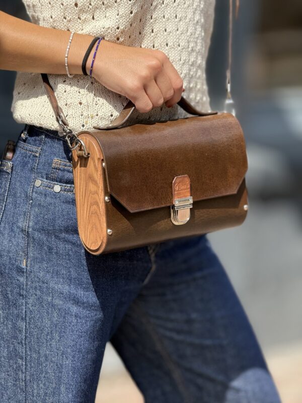 Exclusief   Unieke Leer  Tas met Natuurlijke  walnoten hout  (Handmade)