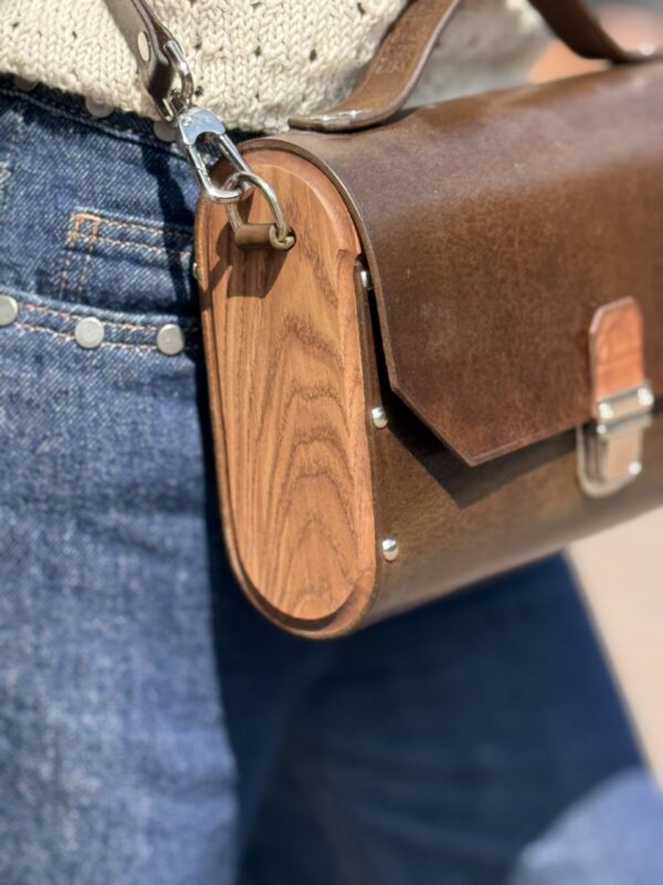 Exclusief   Unieke Leer  Tas met Natuurlijke  walnoten hout  (Handmade)