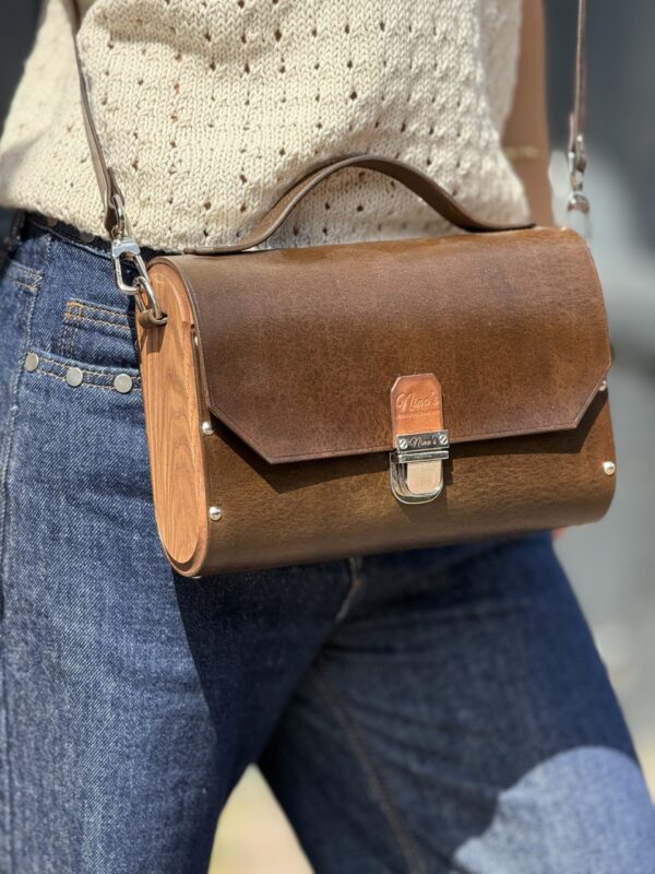 Exclusief   Unieke Leer  Tas met Natuurlijke  walnoten hout  (Handmade)