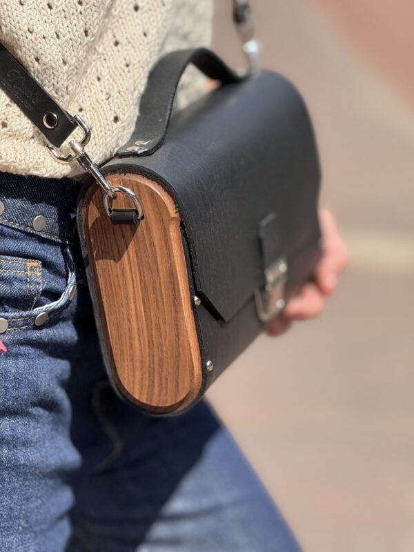 Exclusief   Unieke Leer  Tas met Natuurlijke  walnoten hout  (Handmade)