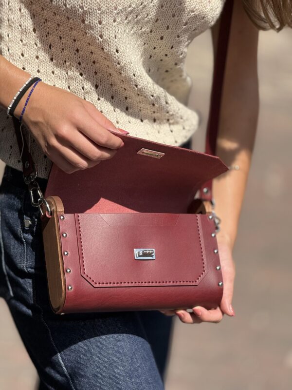 Exclusief   Unieke Leer  Tas met Natuurlijke  walnoten hout  (Handmade)