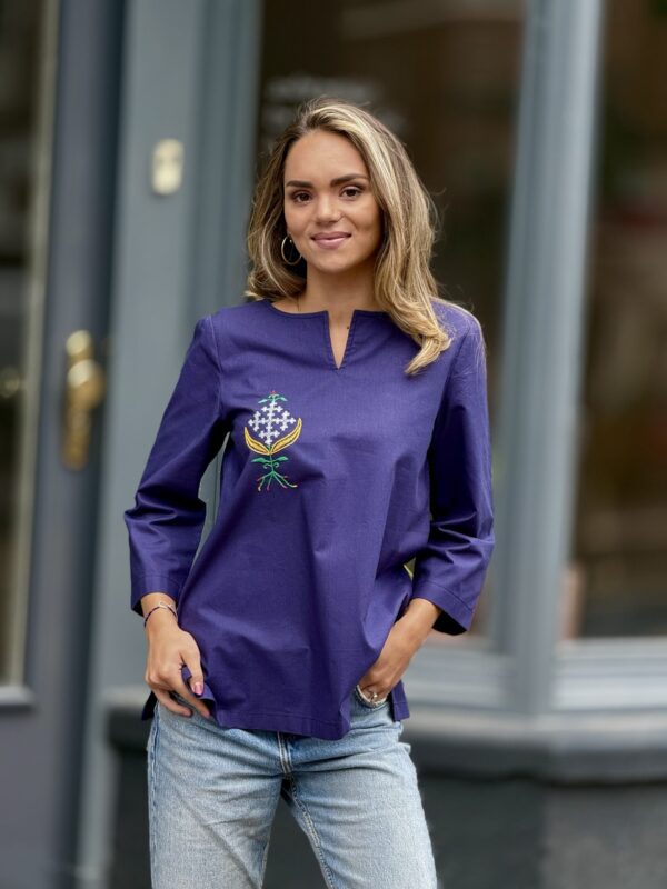 img_7946 Overhemd met Armeense Traditionele Borduurwerk Bloemen van Marash -Donkerblauw Kleur ( S-M) Handmade