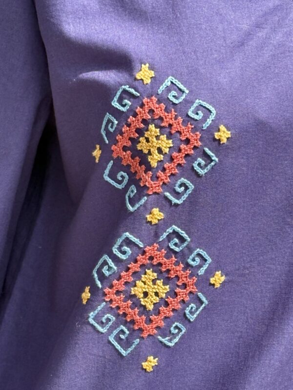 Overhemd met  Armeense Traditionele  Borduurwerk  van   Marash  Donkerblauw Kleur ( S-M) Handmade