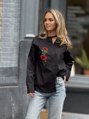 Overhemd met  Klaprozen  Borduurwerk  Zwart  Kleur ( S-M) Handmade kopie