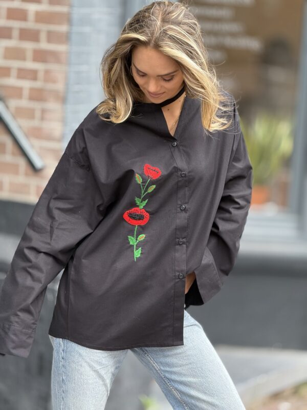 Overhemd met  Klaprozen  Borduurwerk  Zwart  Kleur ( S-M) Handmade