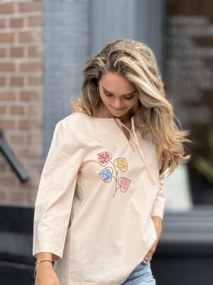 Overhemd met  Armeense Traditionele   Bloemen  Borduurwerk  van   Marash  Crème Kleur ( S-M)