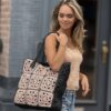 Strand Tas Van Biologie Raffia 
Handmade Zwart en Crème Kleur
