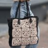 Strand Tas Van Biologie Raffia 
Handmade Zwart en Crème Kleur