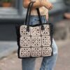 Strand Tas Van Biologie Raffia 
Handmade Zwart en Crème Kleur