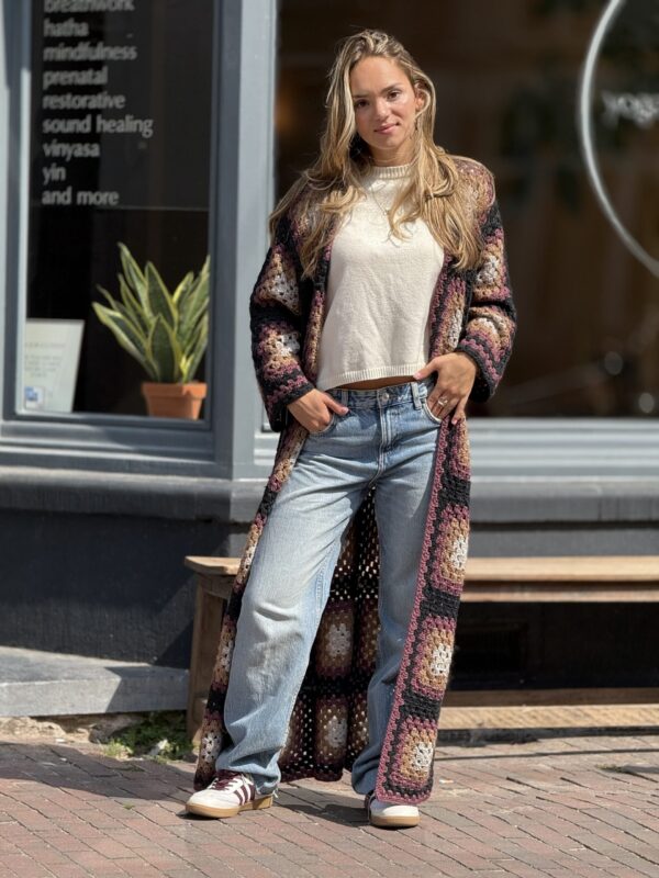 Handgehaakte  Crochet Cardigan – Tijdloos Design & Natuurlijke Kwaliteit
Wol & Cashmere