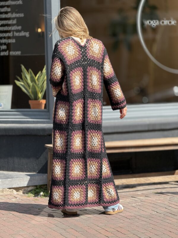 Handgehaakte  Crochet Cardigan – Tijdloos Design & Natuurlijke Kwaliteit
Wol & Cashmere