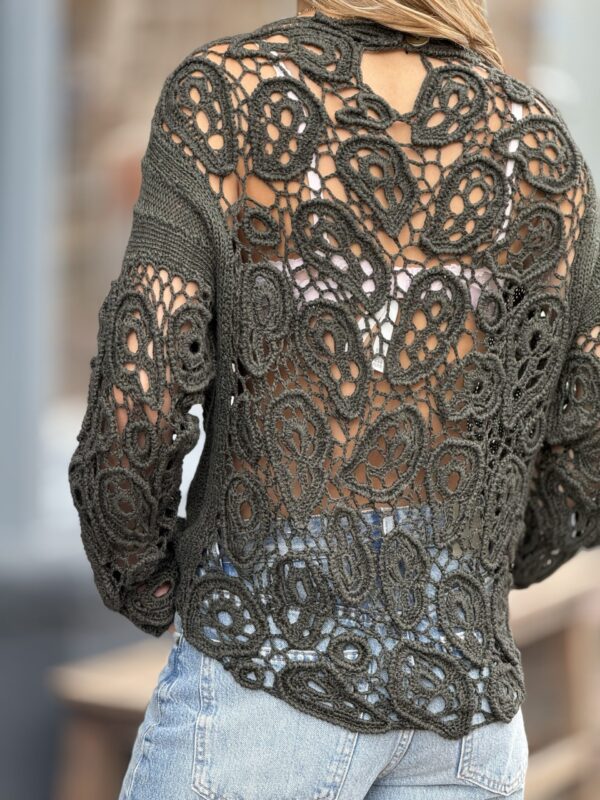 Blouse   Ierse Kant Handgemaakt 50%  Italiaanse Merino Wol  50% Cashmere 
Handmade Details Werk