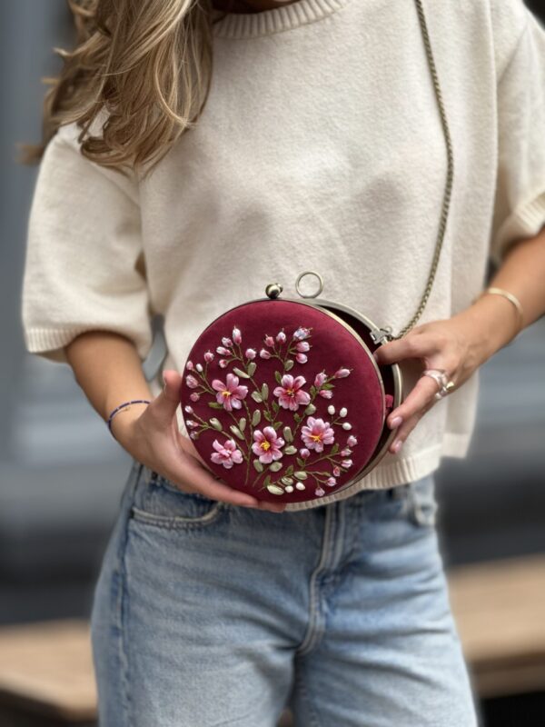 Exclusief   Unieke Tas met Vintage  Stijl van Duurzame stoffen 
  (Handmade)  Lintjes Borduurwerk