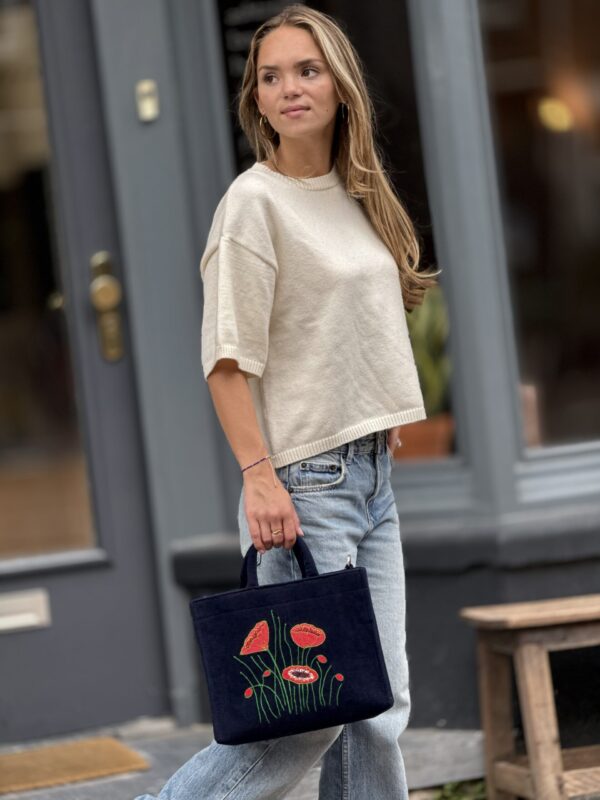 Exclusief   Unieke Tas van Duurzame Velours stof 
  (Handmade)   Borduurwerk Klaprozen