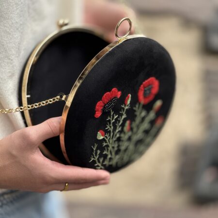 Exclusief   Unieke Tas met Vintage  Stijl van Duurzame stoffen 
  (Handmade)   Borduurwerk Klaprozen