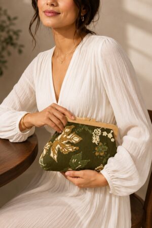 Handgemaakte Luxe Clutch Tas met Houten Sluiting | Ambachtelijk Design uit Amsterdam