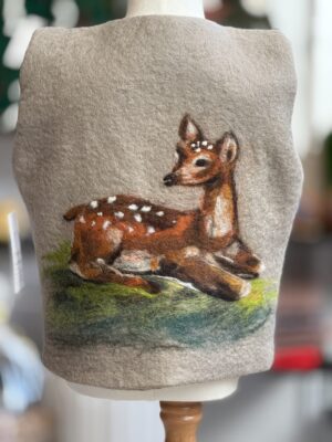 Handgemaakte  Gilet Merinowol  Vilt Kleding voor Kinderen | Luxe & Ambacht Leftijd 4-5 jaar Bambi