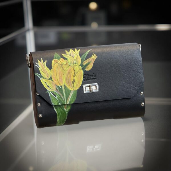 img_6874 Exclusieve Luxe Leren Tas met Natuurlijk Hout – Handgemaakt & Limited Editio Tas Tulp Geel Amsterdam
