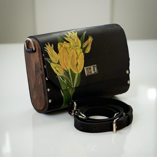 img_6881 Exclusieve Luxe Leren Tas met Natuurlijk Hout – Handgemaakt & Limited Editio Tas Tulp Geel Amsterdam