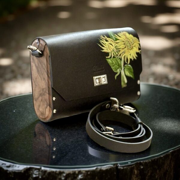 Luxe Leren Designer Tas – Handgeschilderd met Zonnebloemen van Leonardo da Vinci & Ebbenhout Details | Exclusieve Kunsttas