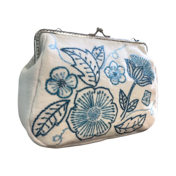 img_8085-2 Handgemaakte clutch met handborduurwerk | Uniek en mooi design