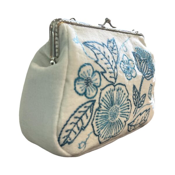 img_8086-2 Handgemaakte clutch met handborduurwerk | Uniek en mooi design