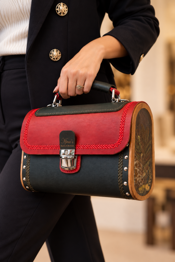 Exclusive Luxury Handmade Leather Bag Amsterdam | Natural Walnut Wood | Unique Designer Handbag | Nina’s Handwork Boutique