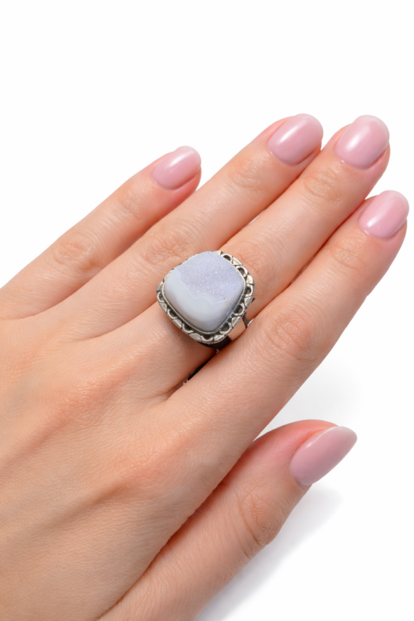 7290436c-c73a-4d31-93bd-e47f90708c60 Handmade Natural Quartz Amethyst Ring – Unique Gemstone Jewelry – Artisan Crystal Statement Ring