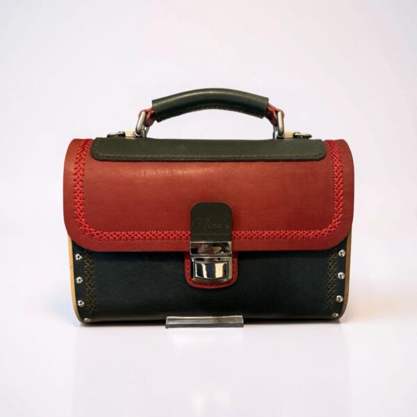 Exclusive Limited Edition Luxe Leren Tas – Handgemaakt met Walnoothout & Natuurlijke Bergbloemen