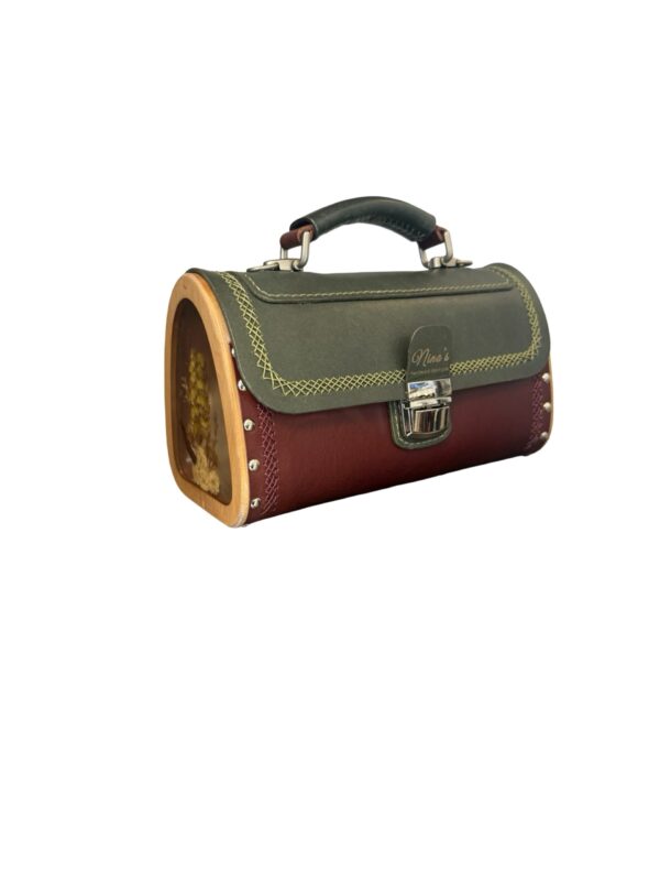 Exclusive Limited Edition Luxe Leren Tas – Handgemaakt met Walnoothout & Natuurlijke Bergbloemen