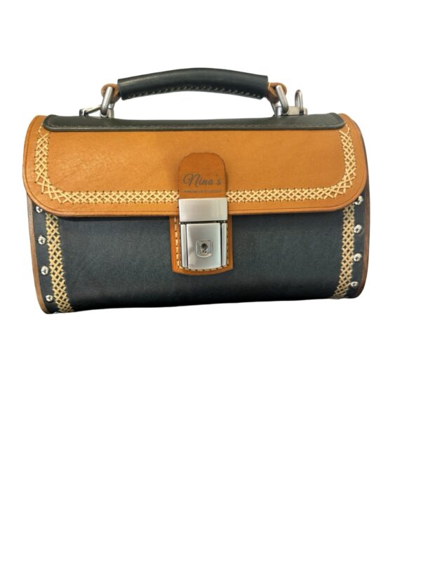 Exclusive Limited Edition Luxe Leren Tas – Handgemaakt met Walnoothout & Natuurlijke Bergbloemen