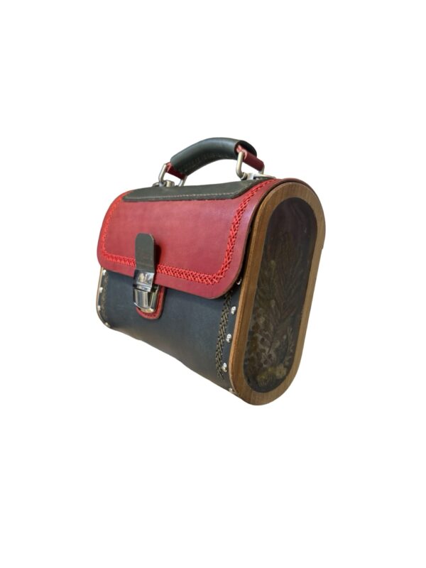 Exclusive Limited Edition Luxe Leren Tas – Handgemaakt met Walnoothout & Natuurlijke Bergbloemen