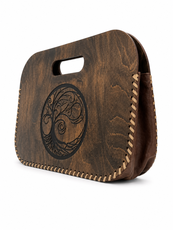 Handgemaakte Houten Clutch met Levensboom Motief – Unieke Artisan Tas