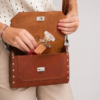 c0b68965-3ae1-41ed-a294-d74bc6d80e03 Handmade Echt Leren Tas met Walnoothout & Armeense Ornamenten | Exclusieve Damestas Amsterdam